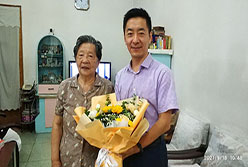 廣州輕出集團(tuán)黨委領(lǐng)導(dǎo)班子中秋節(jié)前慰問(wèn)離退休干部